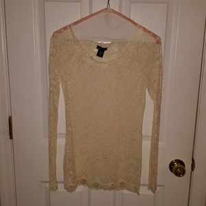 Long sleeves lace top